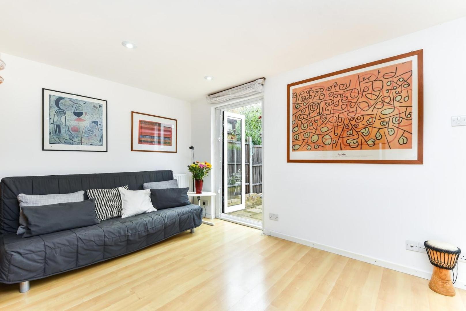 Holiday home Modern 4 Bedroom Terraced House By The Thames!